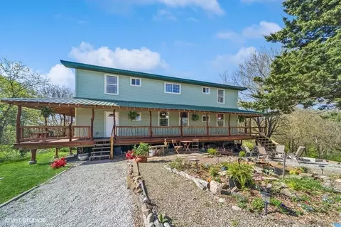 12297 N 4th Ave W, Colfax, IA 50054