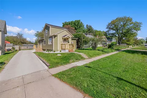 504 9th St, West Des Moines, IA 50265