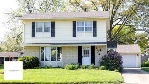 6404 Meredith Dr, Urbandale, IA 50322