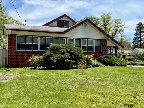 2721 61st St, Des Moines, IA 50322