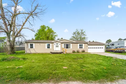 160 N 3rd St, Mccallsburg, IA 50154