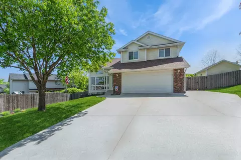 1249 NW 108th Cir, Clive, IA 50325