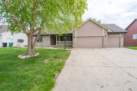 913 NE 24th Ct, Ankeny, IA 50021
