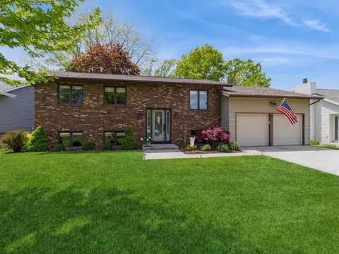 2211 Prairie Vw E, Ames, IA 50010