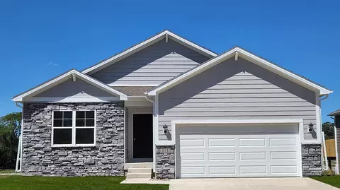 2511 E 47th St, Des Moines, IA 50317