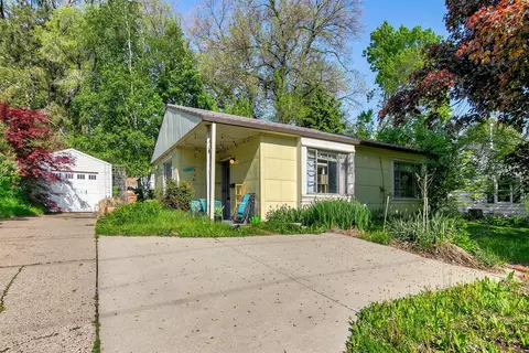 1440 63rd St, Windsor Heights, IA 50324