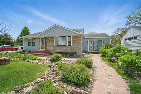 800 Walnut St, Waukee, IA 50263