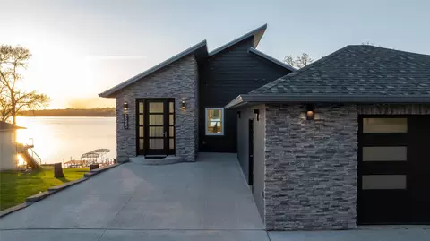 25490 182 St, Spirit Lake, IA 51360