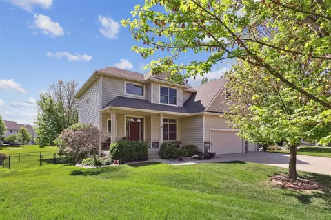 1720 SE Bell Dr, Waukee, IA 50263