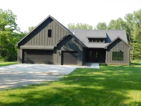 4625 NW Lovington Dr, Des Moines, IA 50310