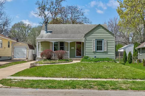 2400 39th St, Des Moines, IA 50310