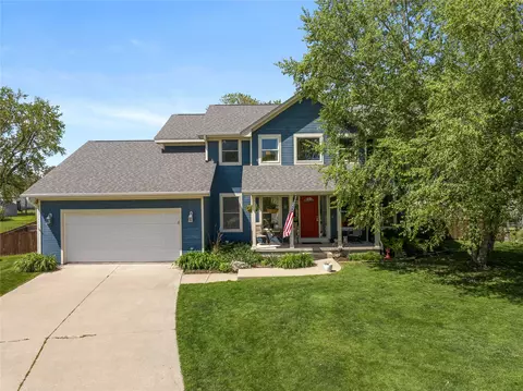 305 NE Cedar Ave, Earlham, IA 50072