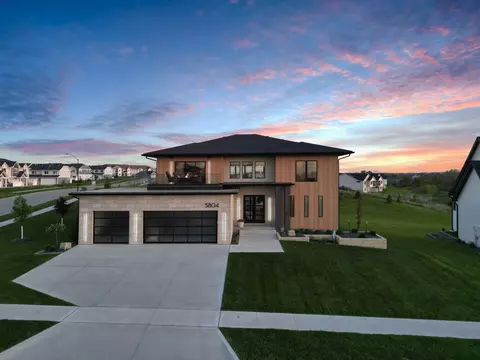5804 NE Terrace Ridge Dr, Ankeny, IA 50021