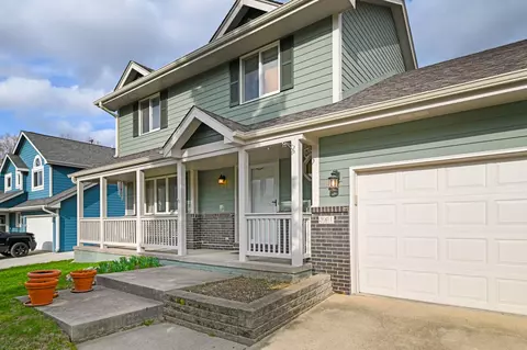 361 Edgewood Ln, Pleasant Hill, IA 50327