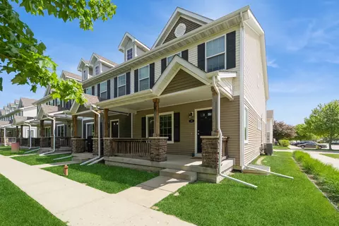 9165 Greenspire Dr #102, West Des Moines, IA 50266