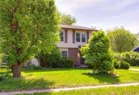 6295 NW 54th Ct, Johnston, IA 50131
