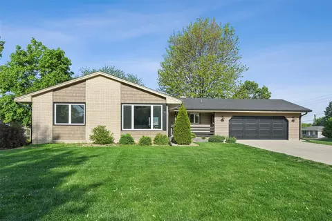 414 Prairie Dr, Monroe, IA 50170