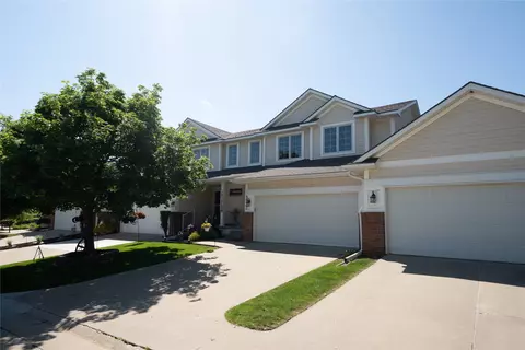 9932 Cheshire Ln, Johnston, IA 50131