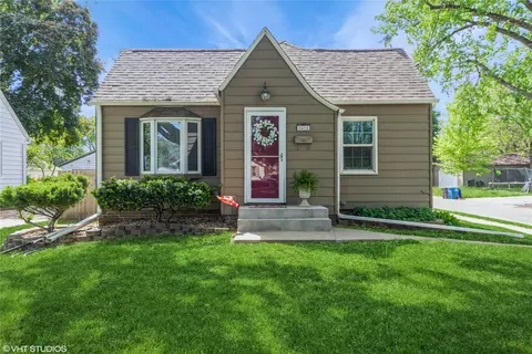 2418 44th St, Des Moines, IA 50310