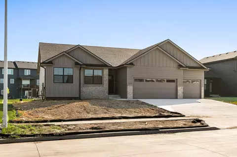 2615 SE Kettleridge Ln, Waukee, IA 50263