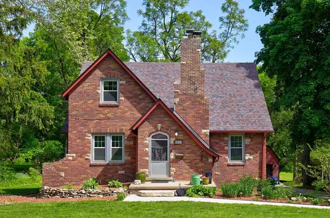 4037 Amick Ave, Des Moines, IA 50310