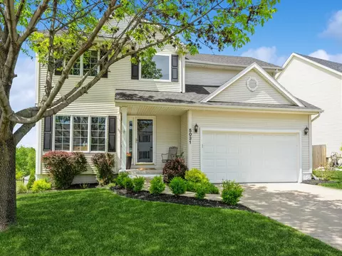 5031 Cherrywood Dr, West Des Moines, IA 50265