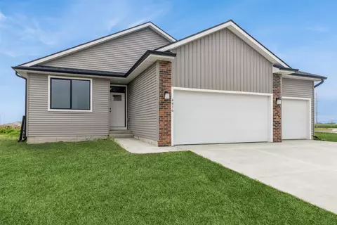 4416 NE 8th St, Ankeny, IA 50021