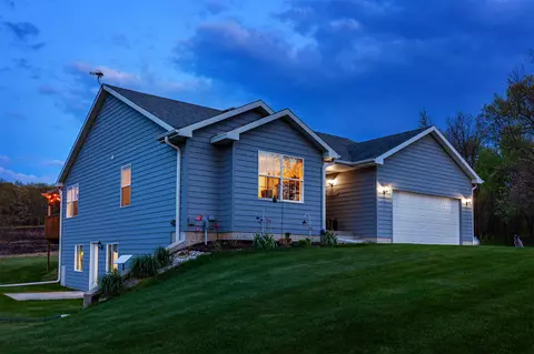 2364 Bittersweet Ave, Winterset, IA 50273