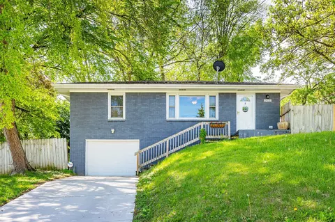 2422 Boston Ave, Des Moines, IA 50310