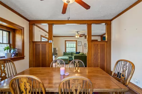 2007 E 12th St, Des Moines, IA 50316