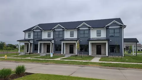 1998 S Warrior Ln, Waukee, IA 50263