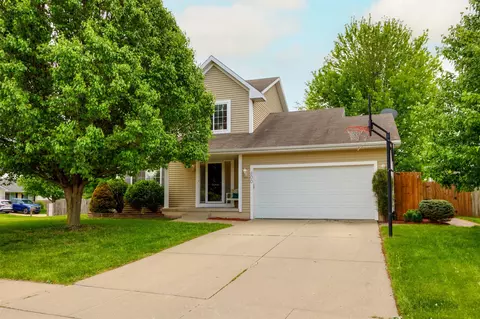 800 SE Parker Dr, Waukee, IA 50263