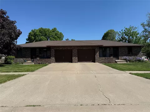 418-422 N 6th St, Winterset, IA 50273