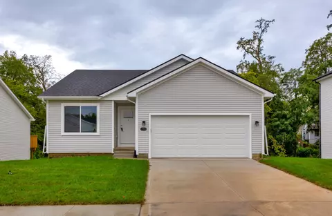 2908 River Ridge Rd, Des Moines, IA 50320