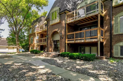 1420 20th St #7, West Des Moines, IA 50265