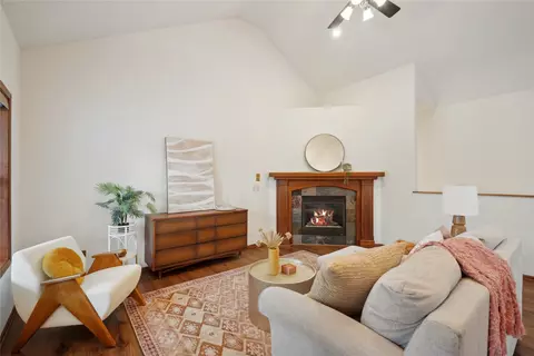 4813 Sawyers Dr, Des Moines, IA 50310