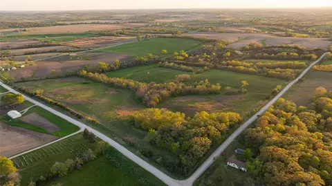 000 20th Rd, Lacona, IA 50139