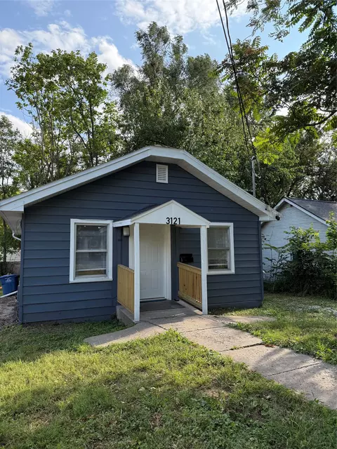 3121 Mahaska Ave, Des Moines, IA 50317