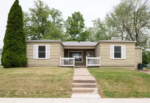 101 E Cronkhite St, Knoxville, IA 50138