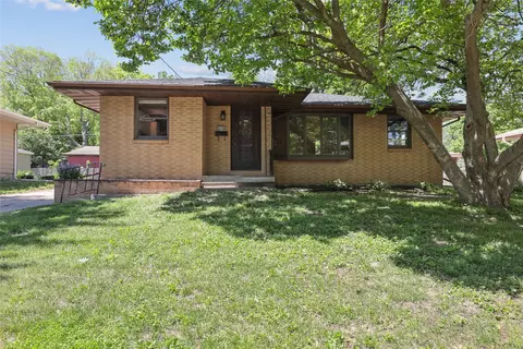 3228 E 26th St, Des Moines, IA 50317