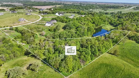 1804 Millstream Ct, Winterset, IA 50273