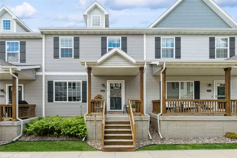 633 Canterbury Pl, Norwalk, IA 50211