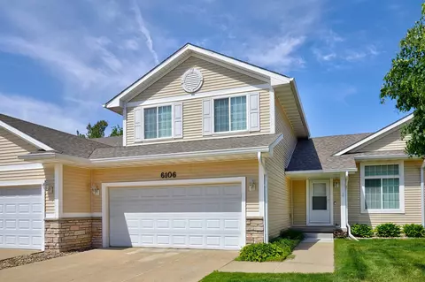 6106 Pinewood Ct, Johnston, IA 50131