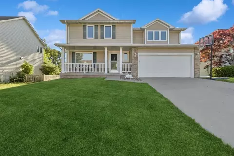 974 78th Pl, West Des Moines, IA 50266