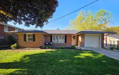 2535 Boyd St, Des Moines, IA 50317