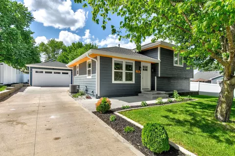 3710 SE 23rd St, Des Moines, IA 50320