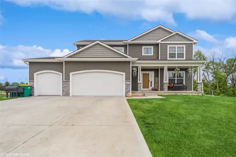 301 Magnolia Pointe Pointe, Winterset, IA 50273