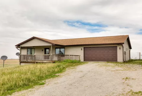 11658 W 99th St S, Prairie City, IA 50228