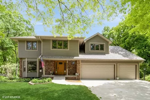 6406 Theresa Dr, Johnston, IA 50131