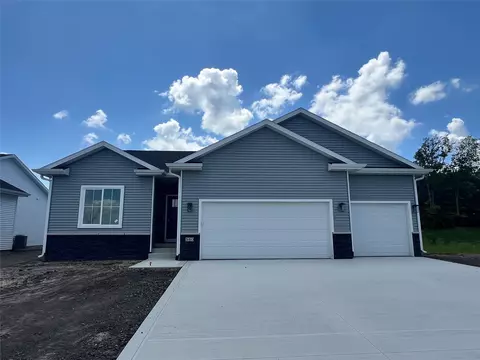 540 NW Georgetown Dr, Waukee, IA 50263